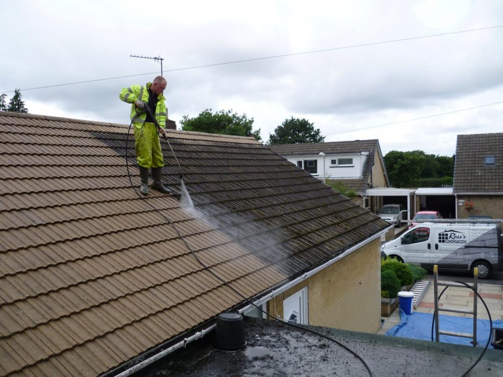 cleaning roof